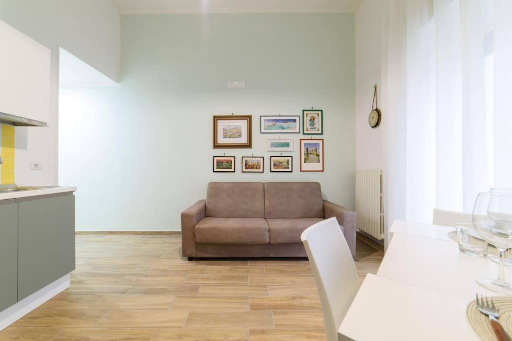 Stazione Treni - Wi-Fi & Netflix Cozy Space Lejlighed Salerno Eksteriør billede
